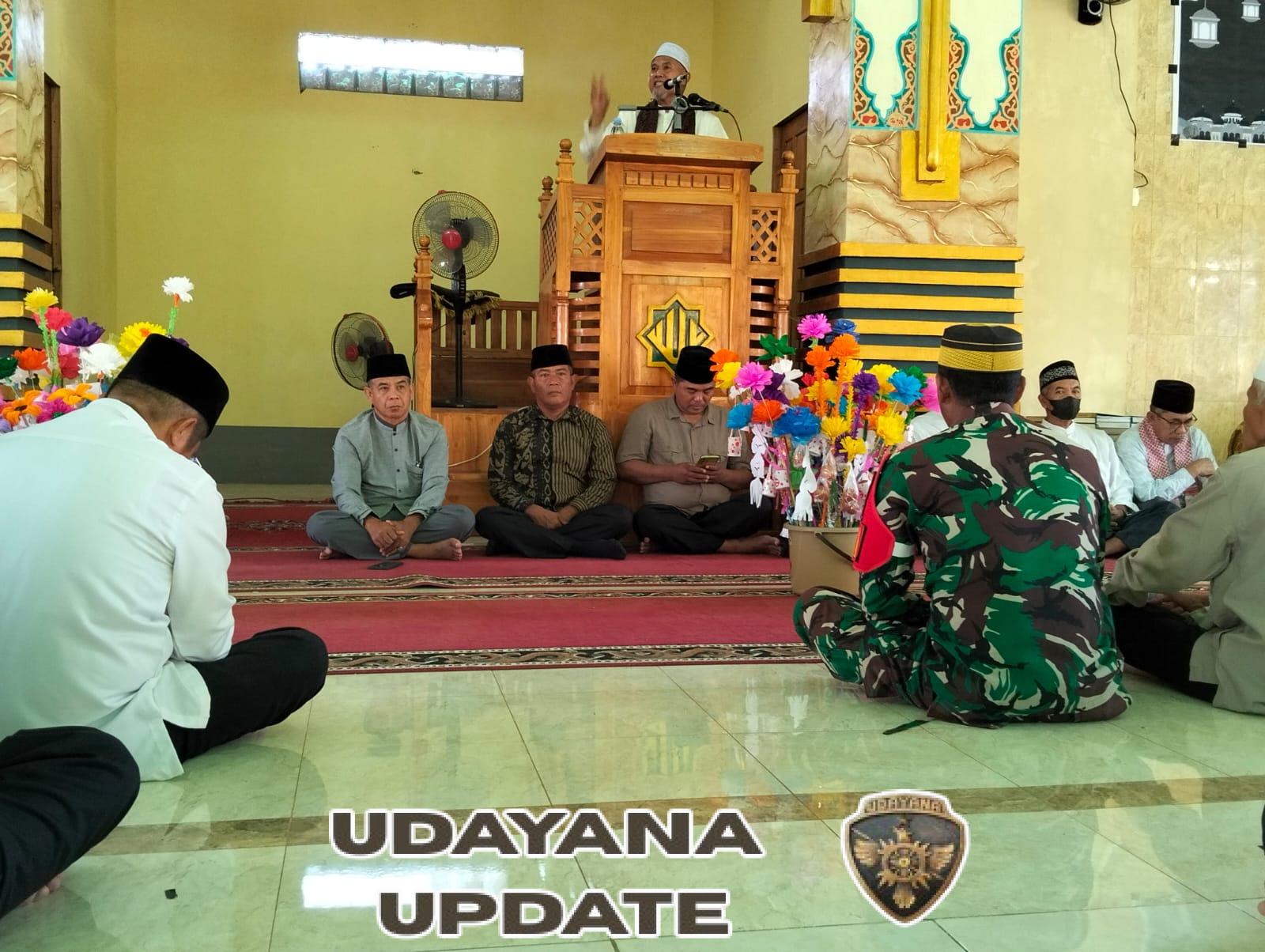 Danramil 1628-05/Jereweh Bersama Anggota Hadiri Peringatan Maulid Nabi Muhammad SAW 1447 H di Masjid Besar Nurul Ihsan