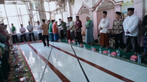 Khidmat Peringatan Maulid Nabi, Babinsa Labangka: Meneladani Rasulullah Jalan Menuju Cinta Allah