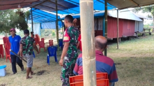 Babinsa Koramil Maurole Terjun Langsung Ciptakan Rasa Aman di Desa Unggu