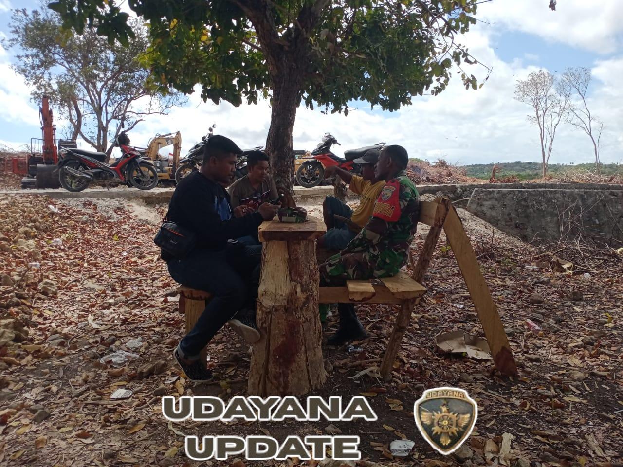 Personel Kodim 1627/RN Laksanakan Pengamanan Pembangunan Kawasan Sentra Industri Garam Nasional di Rote Ndao