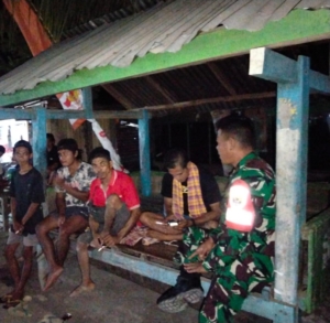 Babinsa Lepadi Gelar Ronda Malam Jaga Kamtibmas