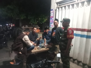 Babinsa Simpasai Gelar Ronda Malam Jaga Kamtibmas