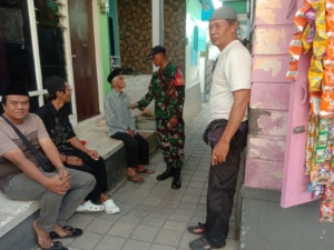 20 Anak Di Kampung Lebah Sunat Massal, Babinsa Semarapura Kangin Turun Beri Pendampingan