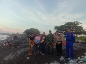 Bersinergi Dalam Tradisi, TNI Polri Bersama Pecalang Di Tojan Dan Negari Kompak Dan Solid