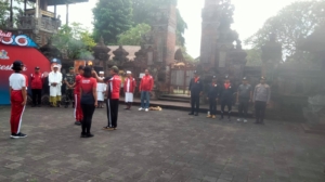 Kirab Api Obor Porprov Bali XVI Tahun 2025 Tiba Di Bumi Mahottama, Danramil Banjarangkan Hadiri Acara Penerimaan