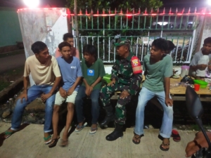 “Babinsa Koramil 1608-06/Wawo Intensifkan Patroli dan Ronda Malam Jaga Keamanan Wilayah