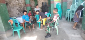 Babinsa Kawal Rencana Peminangan Putri Warga Kelurahan Merdeka