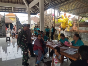 Posyandu Balita dan Lansia di Keramas, Babinsa Hadir Beri Motivasi Warga