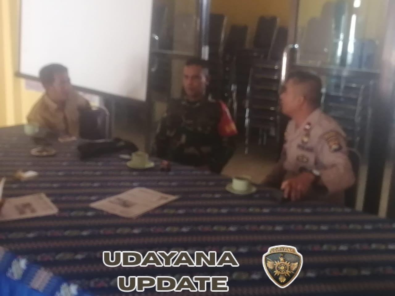 Babinsa Desa Poto Tano Laksanakan Komsos Bersama Warga