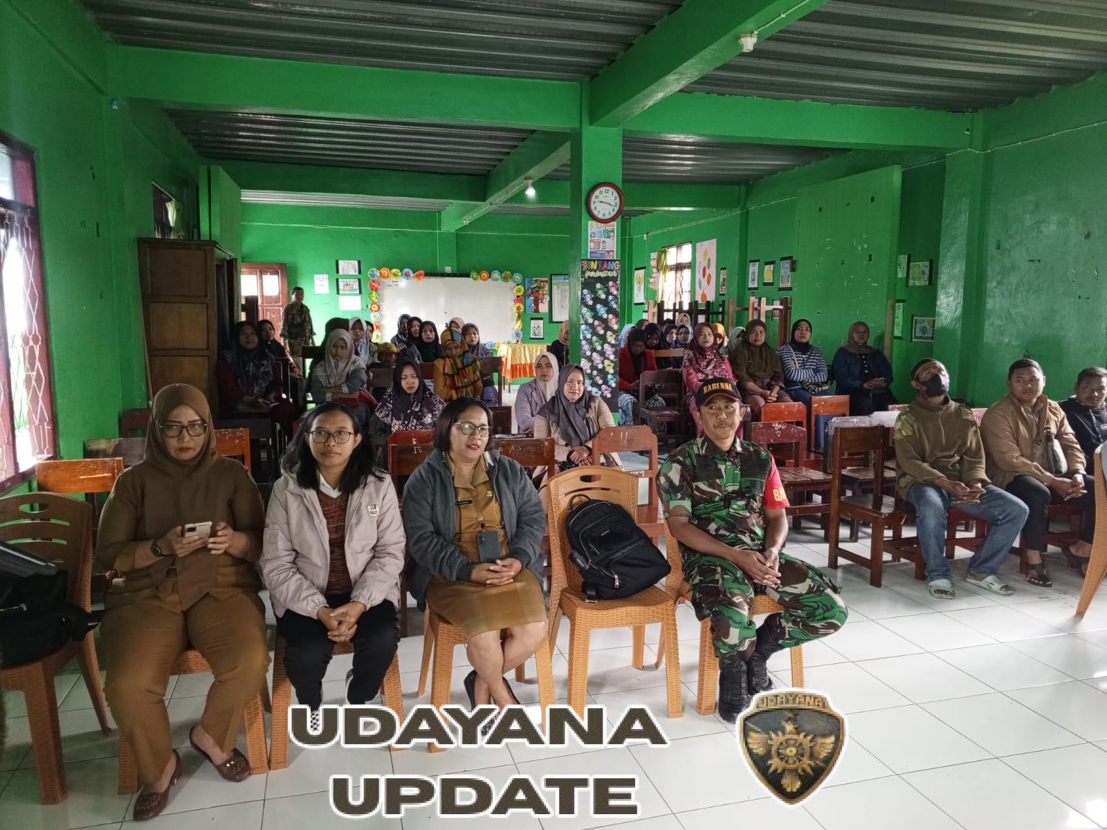 Babinsa Bajawa Dampingi Dinas Kesehatan Sosialisasi Pentingnya Imunisasi Anak
