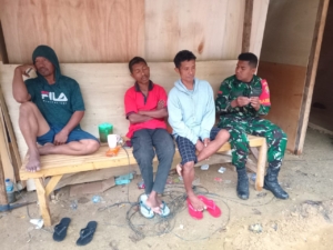 Babinsa Ende Aktif Jaga Kamtibmas Lewat Komsos dan Pamwil di Wilayah Binaan