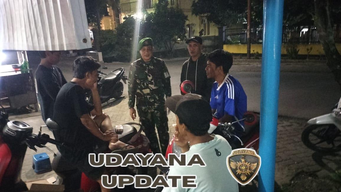 Babinsa Koramil 1628-02/Sekongkang Laksanakan Patroli Malam Bersama Warga