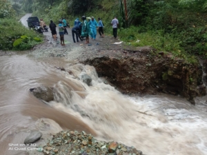 Hujan Deras Sebabkan Longsor di Nangapanda, Babinsa Bergerak Cepat Amankan Lokasi