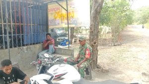 Sertu Denis Fernandes Sambangi Warga Neotonda, Jalin Komunikasi dan Pantau Situasi Keamanan