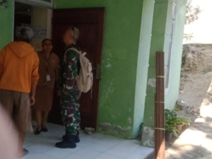 Sinergi Babinsa dan Puskesmas Awasi Gangguan Layanan Kesehatan