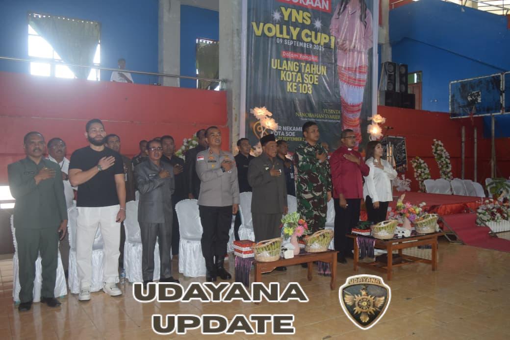 Dandim 1621 TTS Bersama Forkopimda Kab. TTS Hadiri Pembukaan Turnamen Bola Voly YNS Volly Cup 1 Di GOR Nekamese