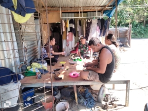 Babinsa dan Bhabinkamtibmas Kelurahan Dalam Gelar Komsos Tingkatkan Keamanan dan Ketertiban