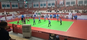 Anggota Kodim 1623/Karangasem turut amankan kejuaraan kejuaraan bola voli Porprov Bali XVI tahun 2025.