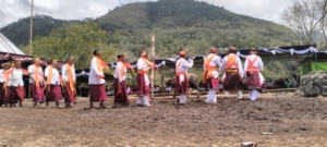 Babinsa Bersama Warga Gendang Ling Lestarikan Tradisi Congko Lokap