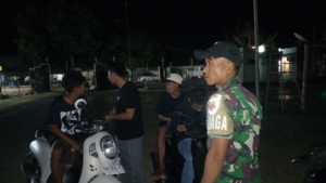 Babinsa Koramil 1628-05/Jereweh Gelar Patroli Malam di Wilayah Kecamatan Jereweh