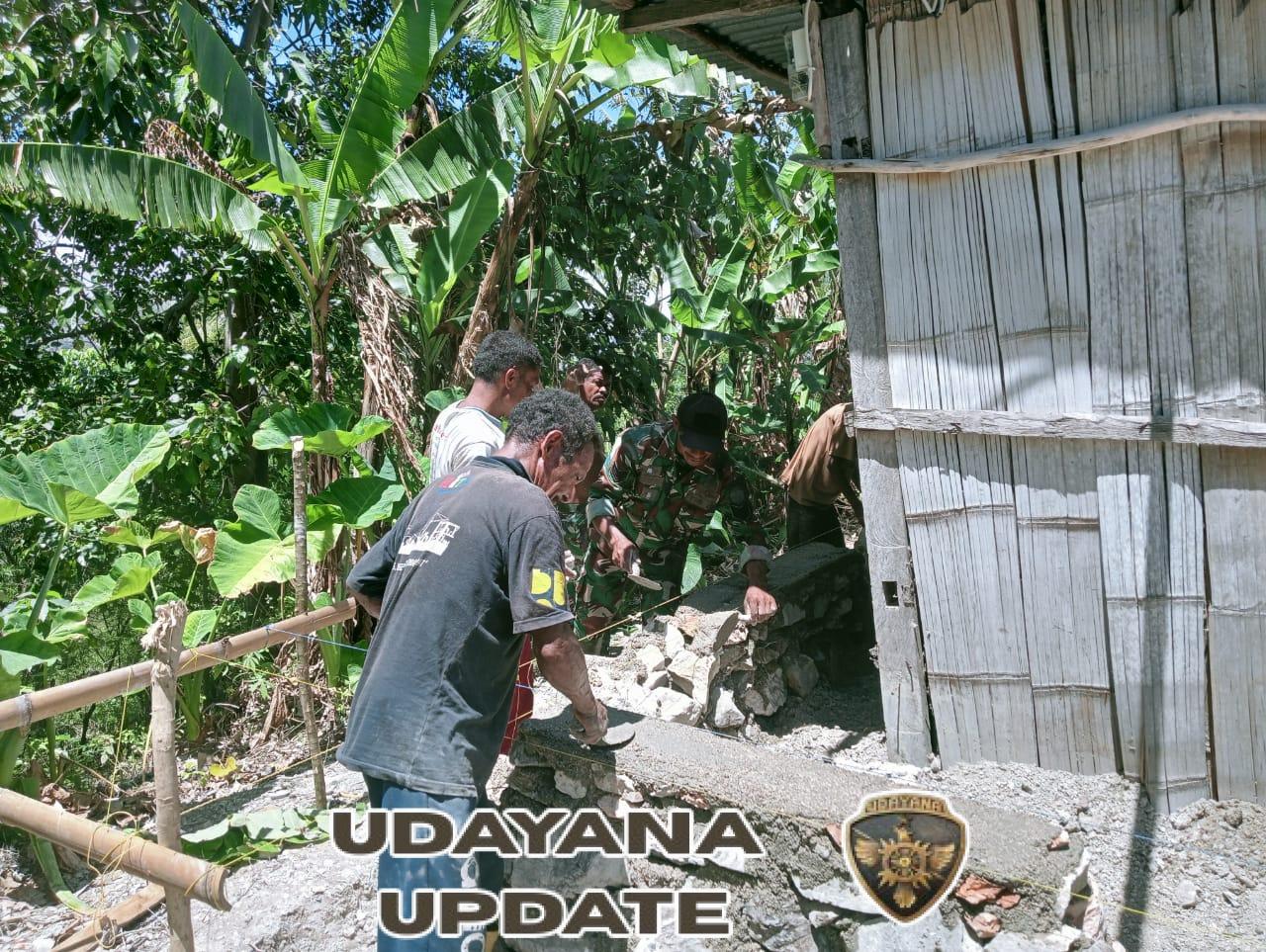 Pererat Silaturahmi, Babinsa Kodim 1621/TTS , Bantu Warga Buat Pondasi Rumah