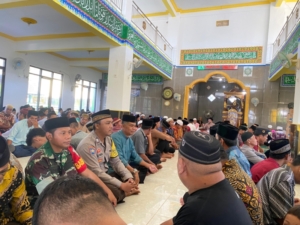 Babinsa Meraran Hadiri Peringatan Maulid Nabi Muhammad SAW di Masjid Baiturrahman