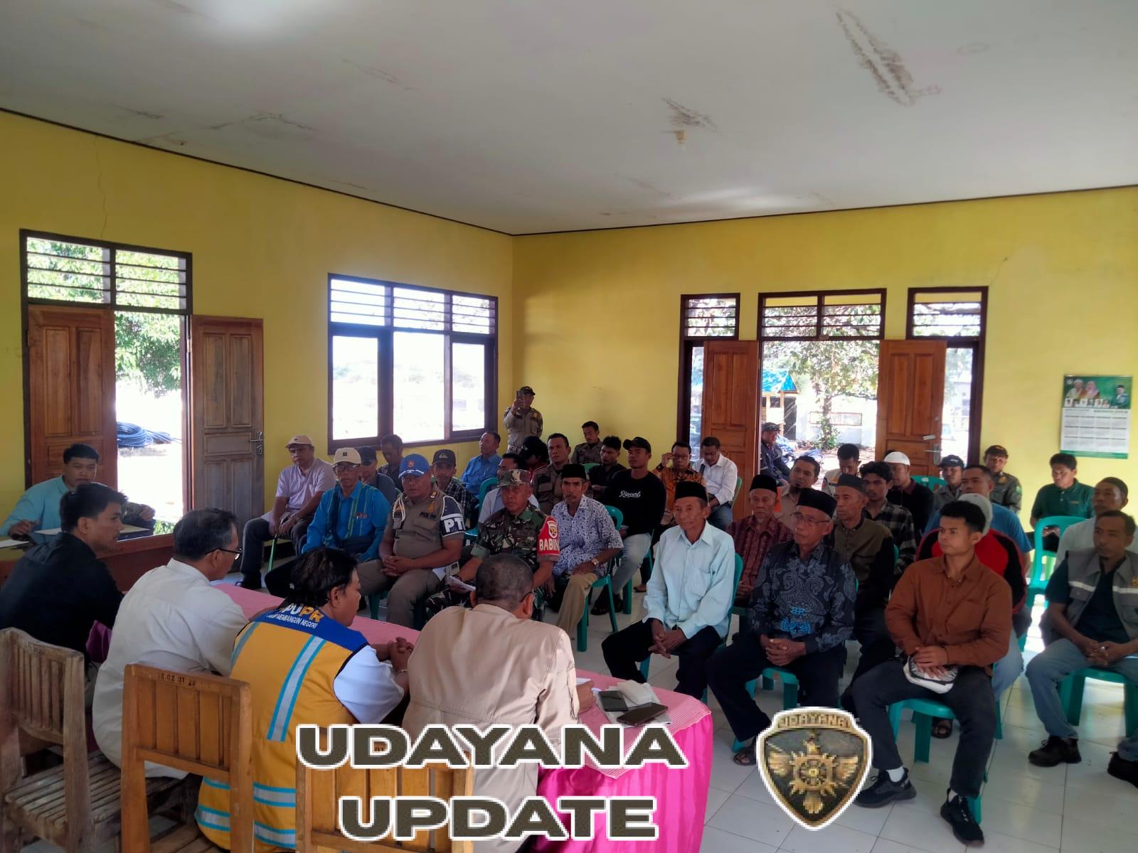 Keamanan dan Kelancaran Rapat Rehabilitasi Irigasi Dijaga Ketat oleh Babinsa Sertu Herman