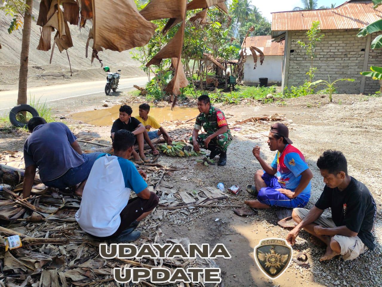 Serka Piter Kase Tegaskan Pentingnya Keamanan Lingkungan Saat Komsos di Wajakeajaya