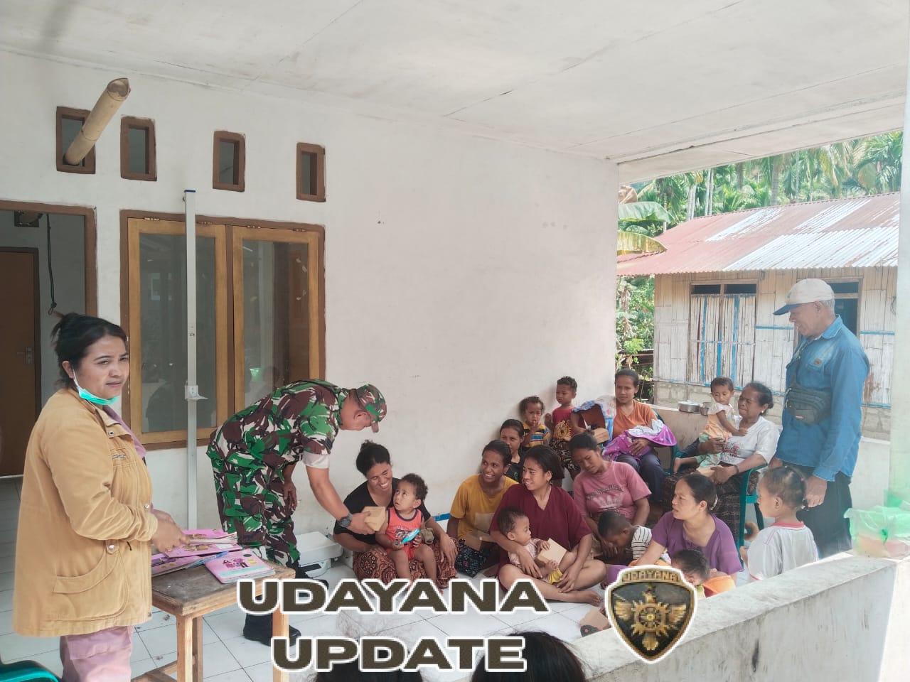 Bersama Tenaga Kesehatan, Babinsa Detusoko Dukung Layanan Kesehatan Anak