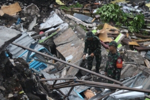 Dandim Tabanan Gerakkan Karya Bakti Bersihkan Material Pasca Banjir