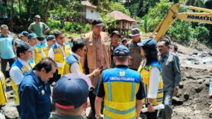 Deputi III BNPB Mayjen TNI Budi Irawan Tinjau Lokasi Banjir Bandang dan Tanah Longsor di Nagekeo