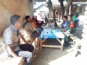 Babinsa Simpasai Ajak Warga Tertib Berlalu Lintas