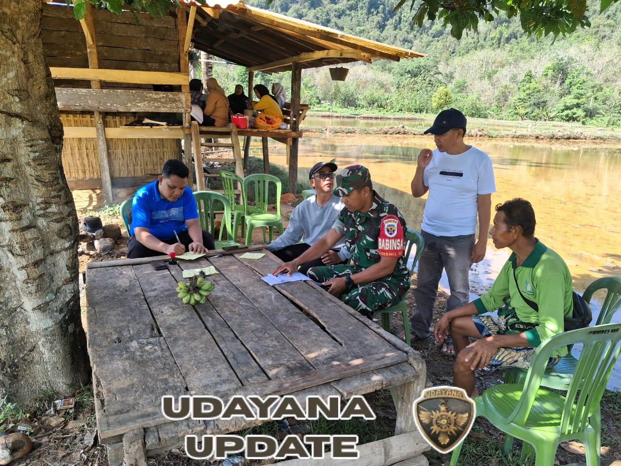 Babinsa Bangkat Monteh Dampingi Hari Kedua Register dan Vaksinasi Ternak di Brang Rea