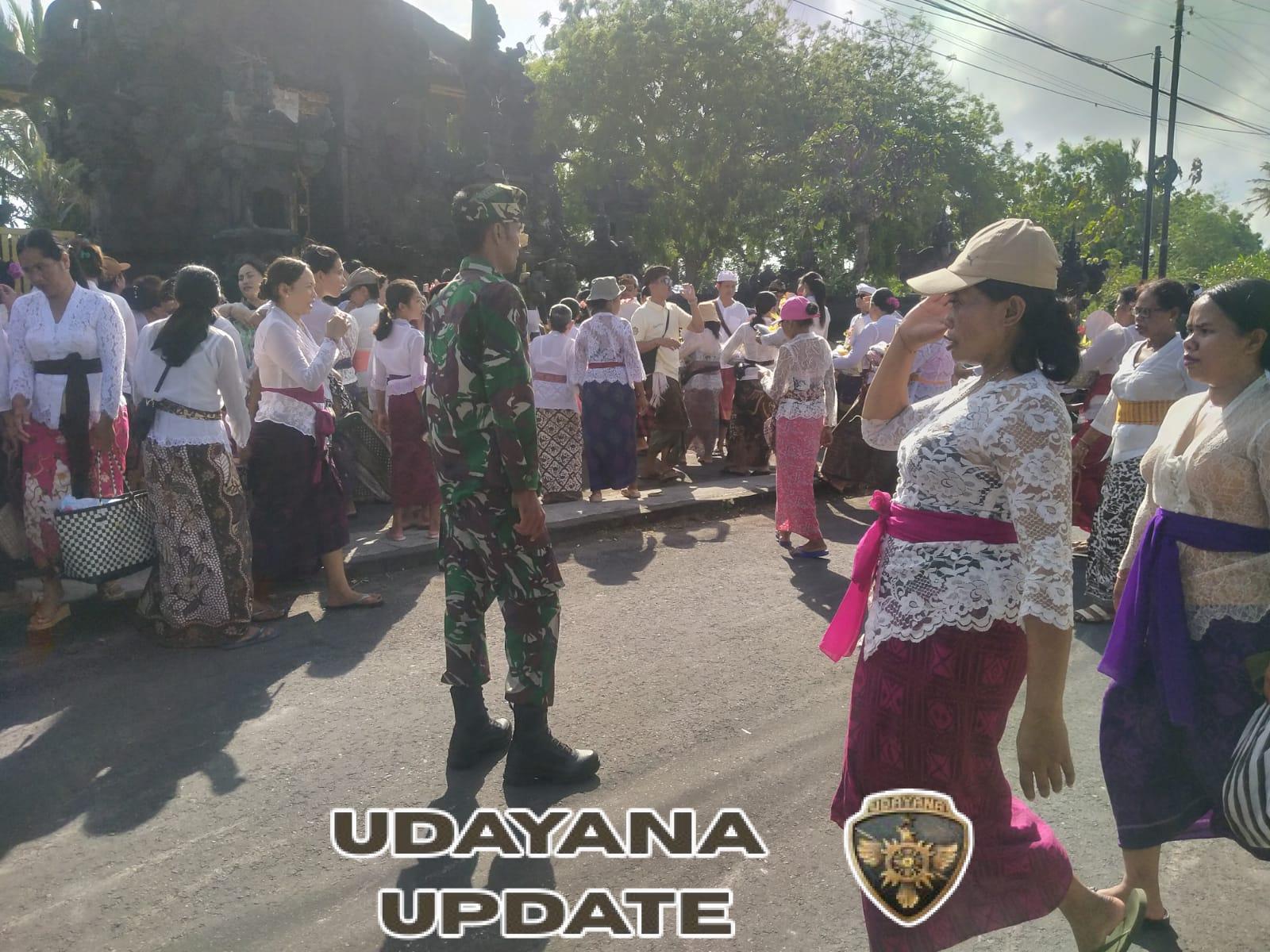 Sinergi Lestarikan Tradisi, Serda Zainul Atensi Upacara Ngundangin Lan Ngulapin Serta Ngebet Pendeman