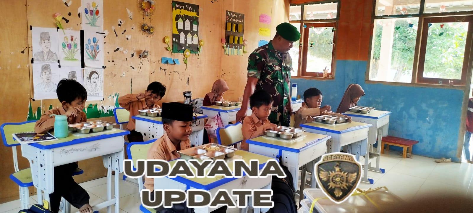 Dukung Generasi Sehat, Babinsa Koramil 1628-01/Taliwang Hadir dalam Program Makan Bergizi