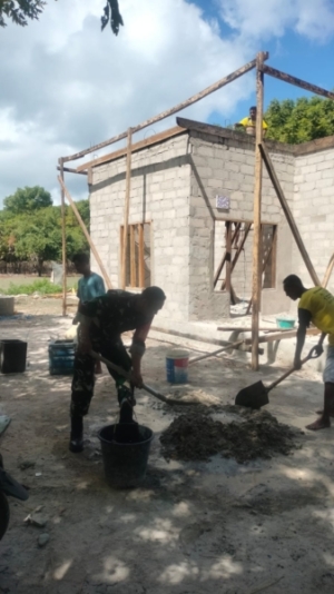 Babinsa Anarae Ajak Warga Tingkatkan Semangat Gotong Royong