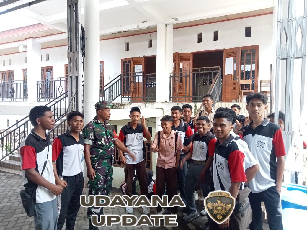 Tingkatkan Keamanan Wilayah, Babinsa Ramil 1602-01 Gelar Komsos di Mautapaga