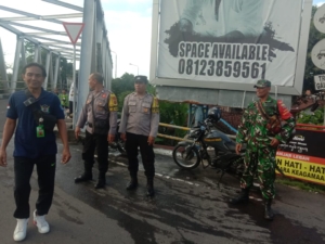 Babinsa Koramil Klungkung Atensi Jalan Santai Peringati Maulid Nabi Muhammad SAW 1447 H