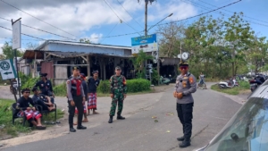 Babinsa Koramil Nusa Penida Beri Pengamanan Upacara Ngulapin