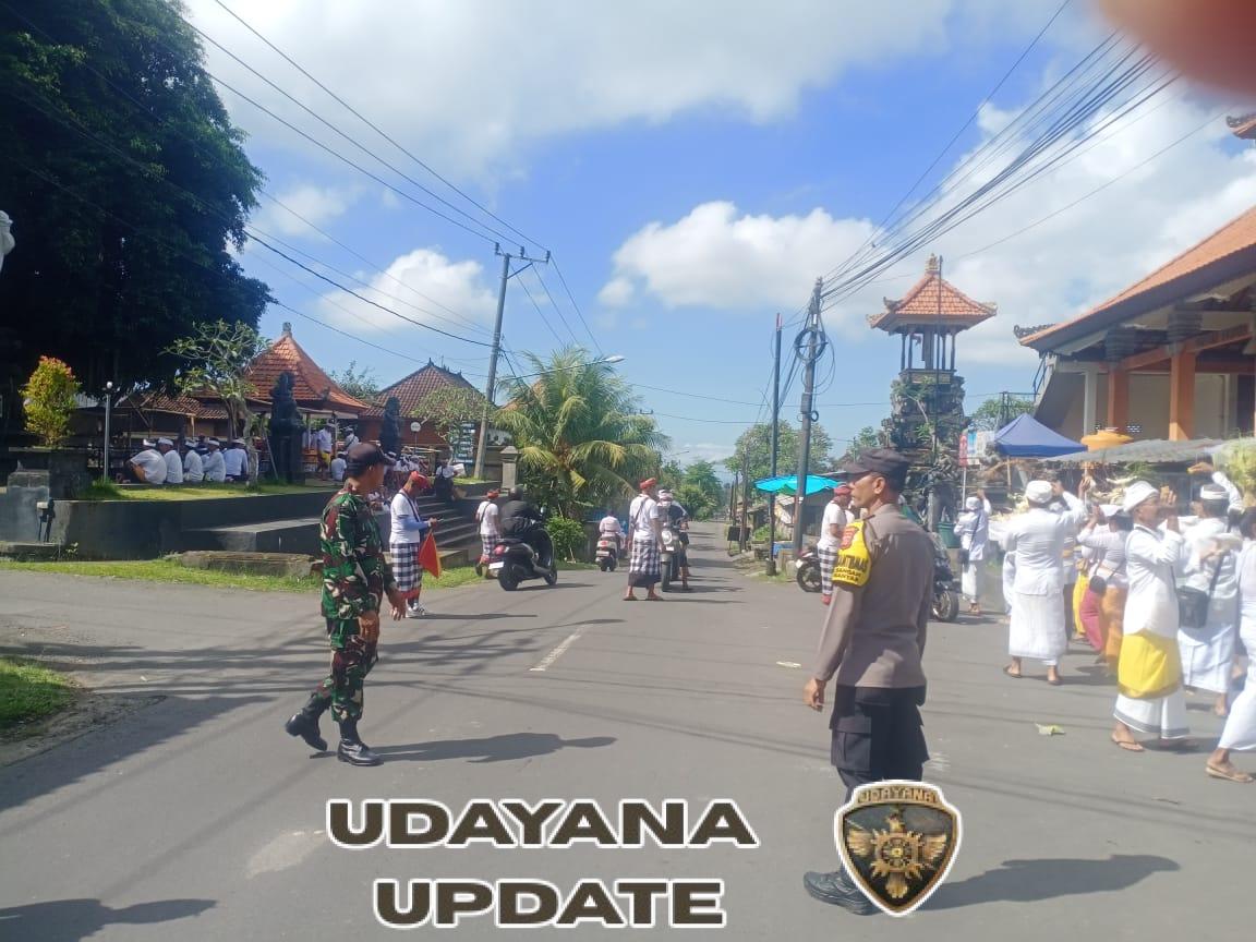 Babinsa Gianyar Bersinergi dengan Pecalang Amankan Upacara Ngasti di Desa Siangan