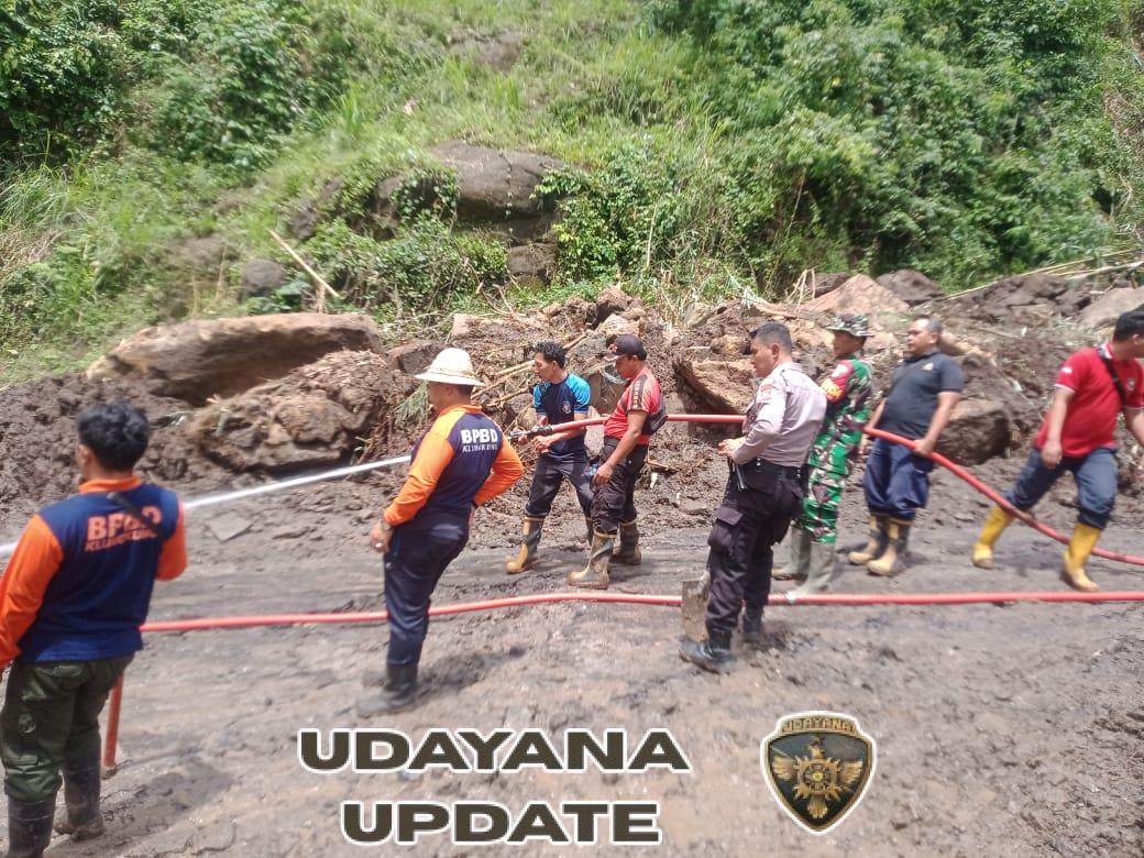 Kerahkan Alat Berat, Upaya Aparat Gabungan Optimalkan Penanganan Longsor Di Bukit Abah