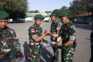 3 Personil Bintara Kodim 1605/Belu Jalani Tradisi Corps Raport Pindah Satuan