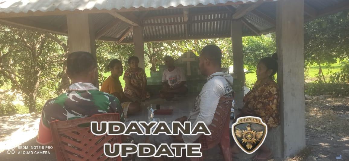 Sertu Densius Berno Tinjau Situasi Wilayah, Warga Apresiasi Kehadiran Babinsa