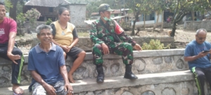 Babinsa Ende Aktif Jaga Keamanan dan Kenyamanan Warga Fatamari Lewat Komsos dan Pamwil