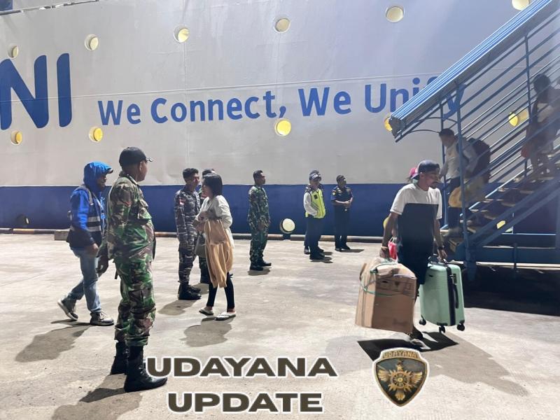 Pengamanan Babinsa Warnai Kedatangan Kapal PELNI di Lewoleba