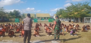 Babinsa Doromelo Tekankan Disiplin Siswa SMKN 1 Manggelewa
