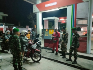 Sinergi TNI dan Banser, Gelar Patroli Gabungan Jaga Kamtibmas di Waingapu