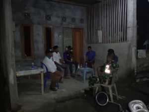 Sinergi Babinsa dan Desa Sawe Jaga Kamtibmas