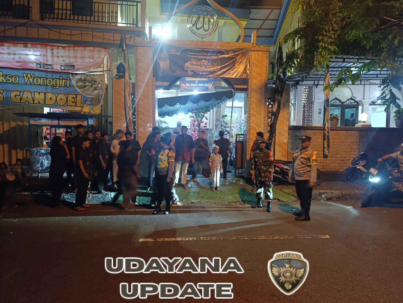 Babinsa 1623-01/Karangasem bersinergi dengan Instansi terkait melaksanakan pengamanan perayaan maulid nabi muhammad SAW ke 1447 H.