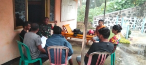 Babinsa Koramil 1602-01/Ende Aktif Jalin Komsos dan Pamwil di Tengah Masyarakat Sokoria Selatan